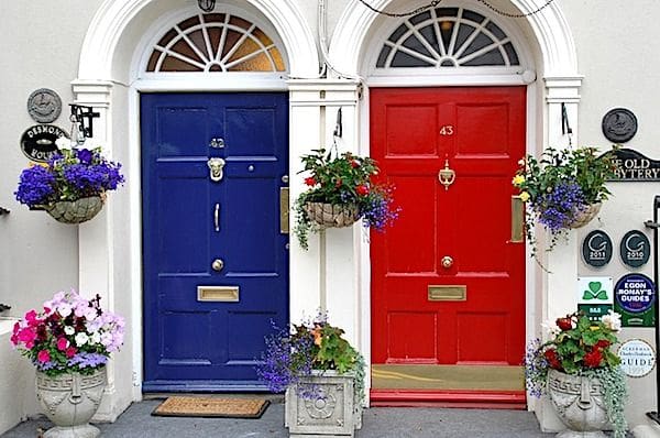 Residential doors in Ireland (Image by hjrivas from Pixabay)